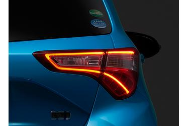 
								TOYOTA VITZ HYBRID F full									