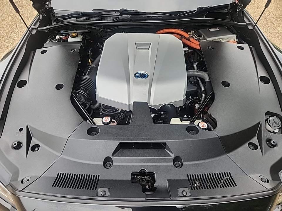 
								2018 Toyota Crown Hybrid RS Advance full									